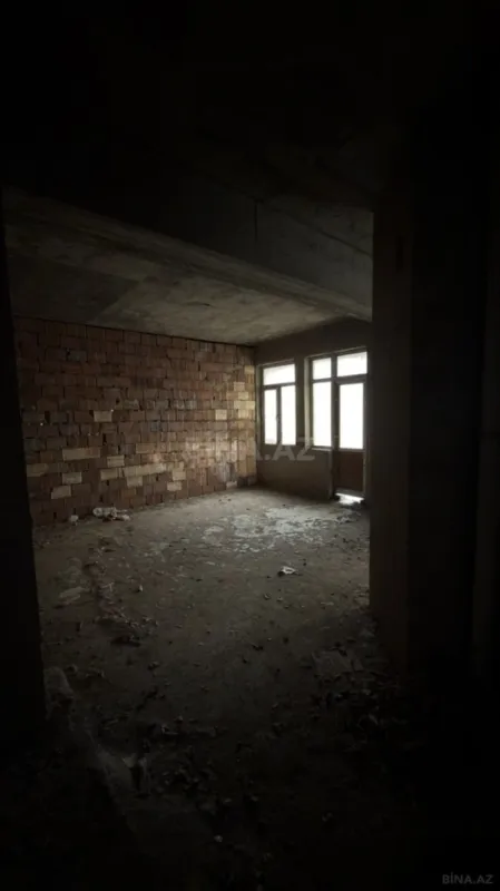 Satılır 5 otaqlı mənzil 225 m²