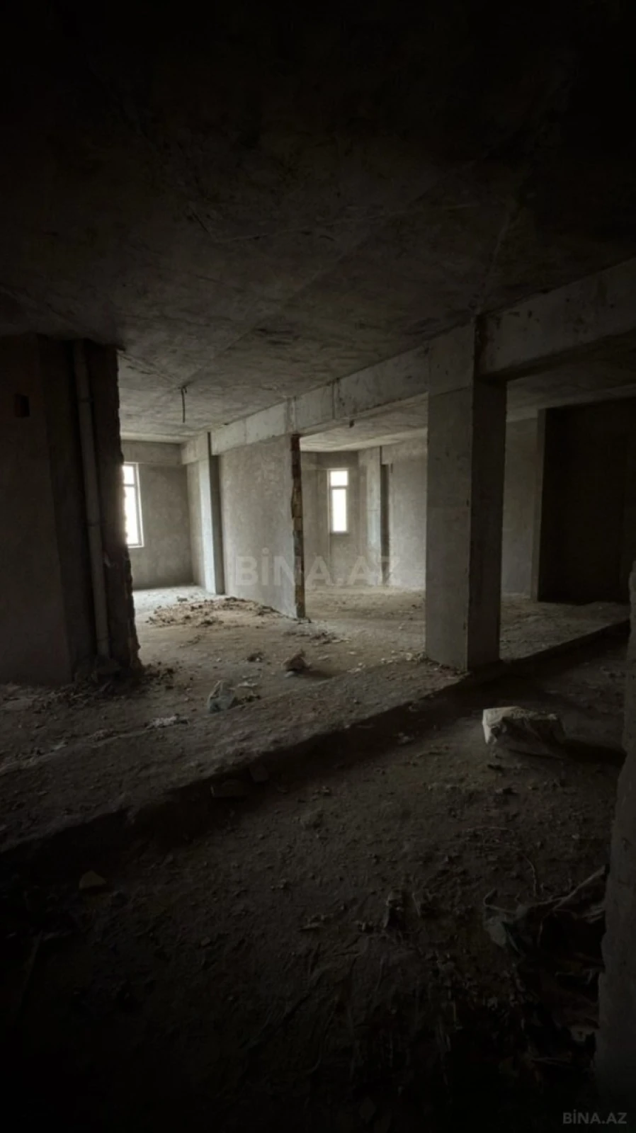 Satılır 5 otaqlı mənzil 225 m²