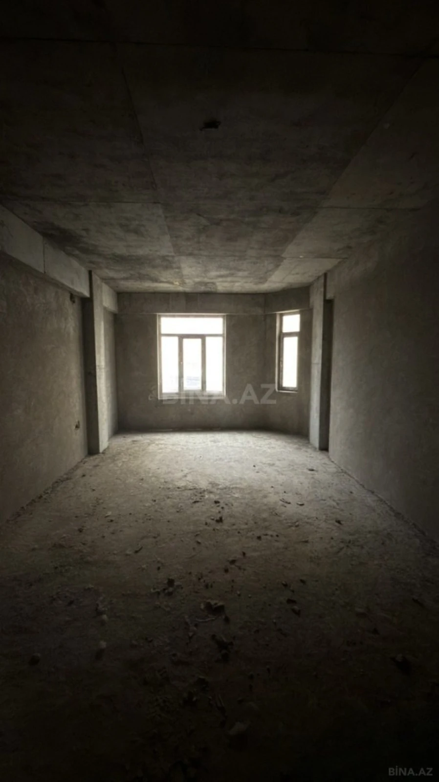 Satılır 5 otaqlı mənzil 225 m²