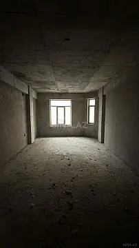 Satılır 5 otaqlı mənzil 225 m²