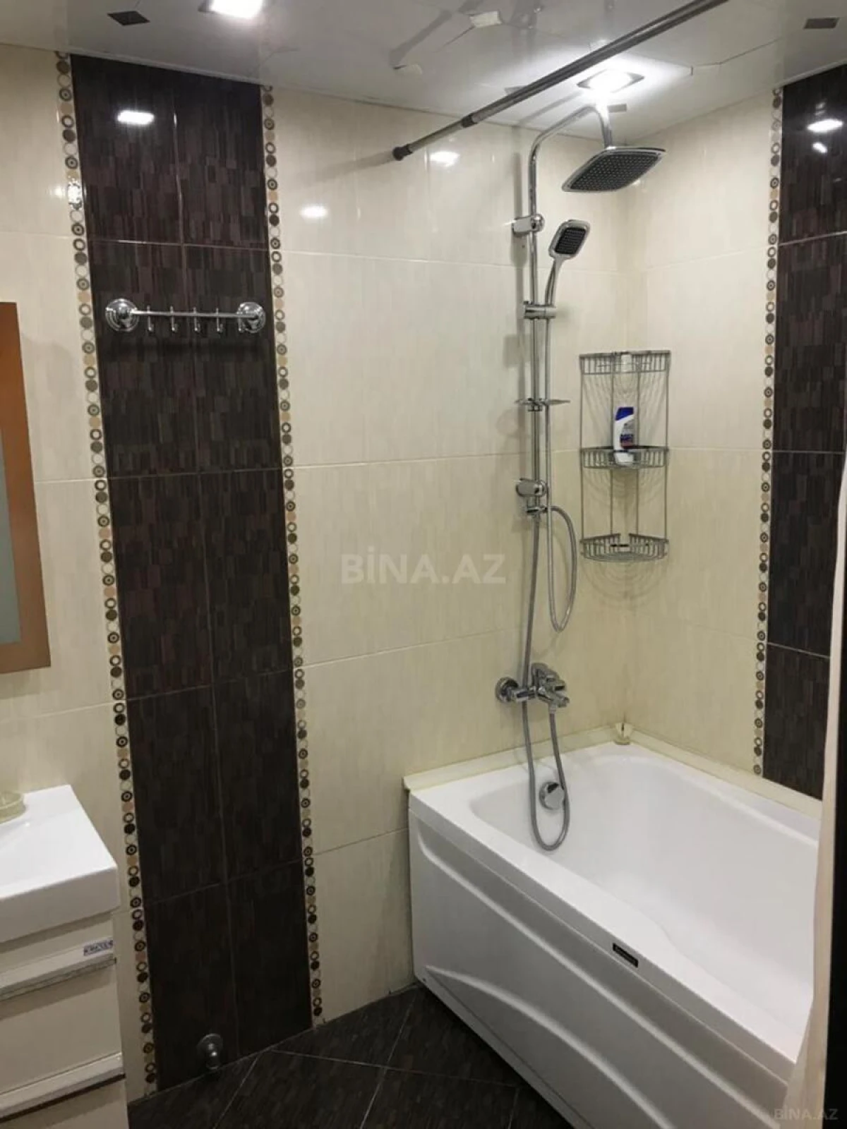 Kirayə verilir 2 otaqlı mənzil 92 m²