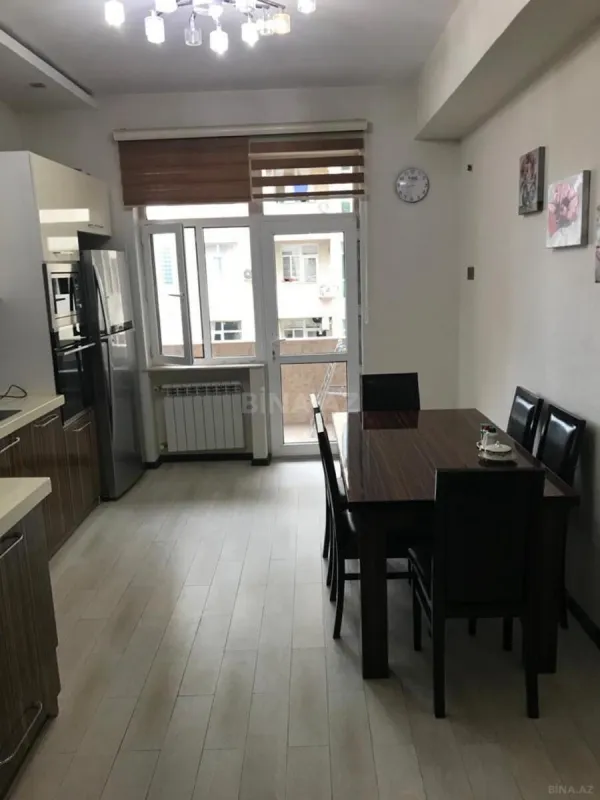 Kirayə verilir 2 otaqlı mənzil 92 m²