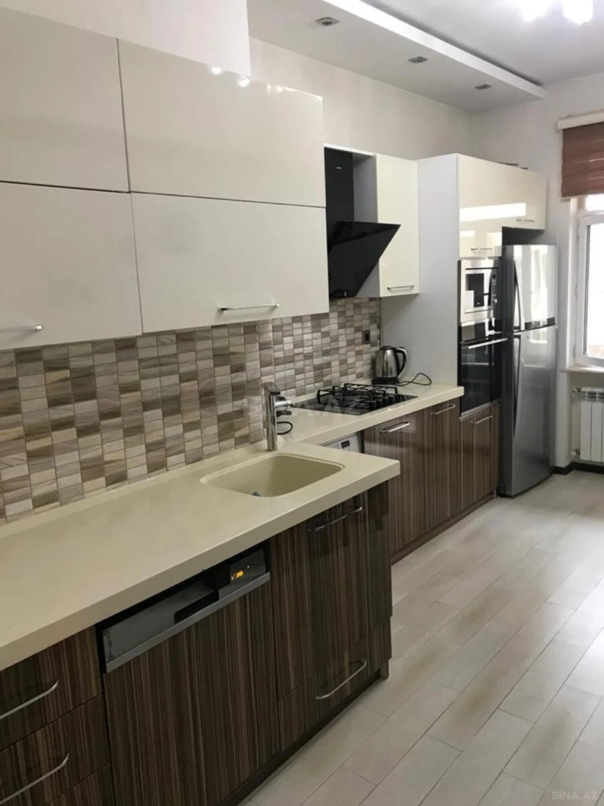 Kirayə verilir 2 otaqlı mənzil 92 m²