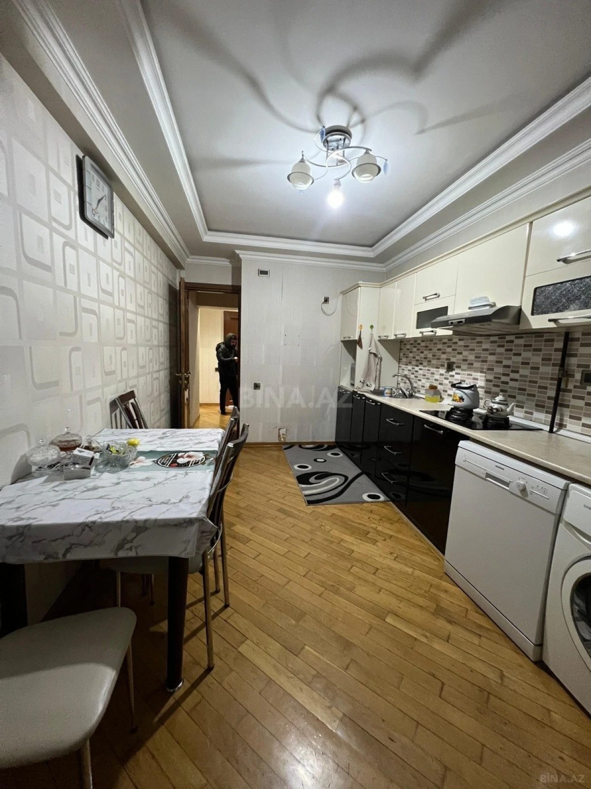 Satılır 3 otaqlı mənzil 115 m²
