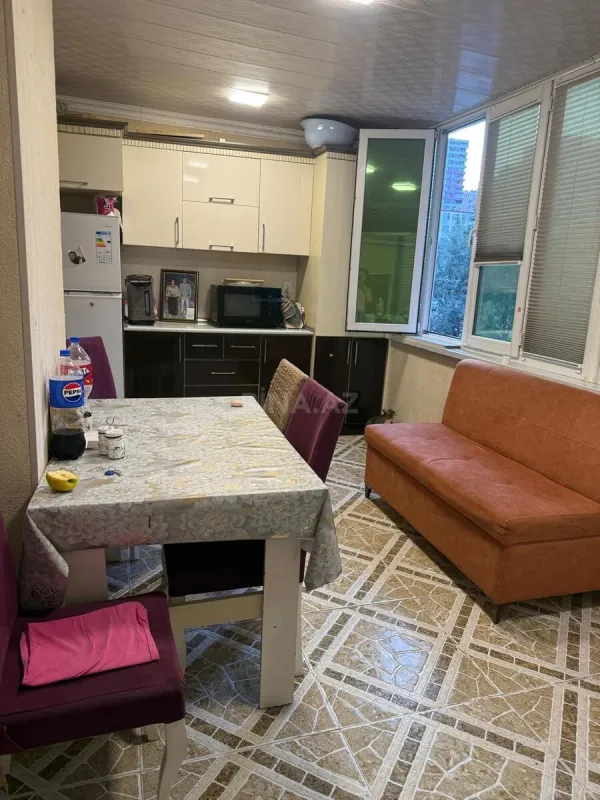 Kirayə verilir 4 otaqlı mənzil 130 m²