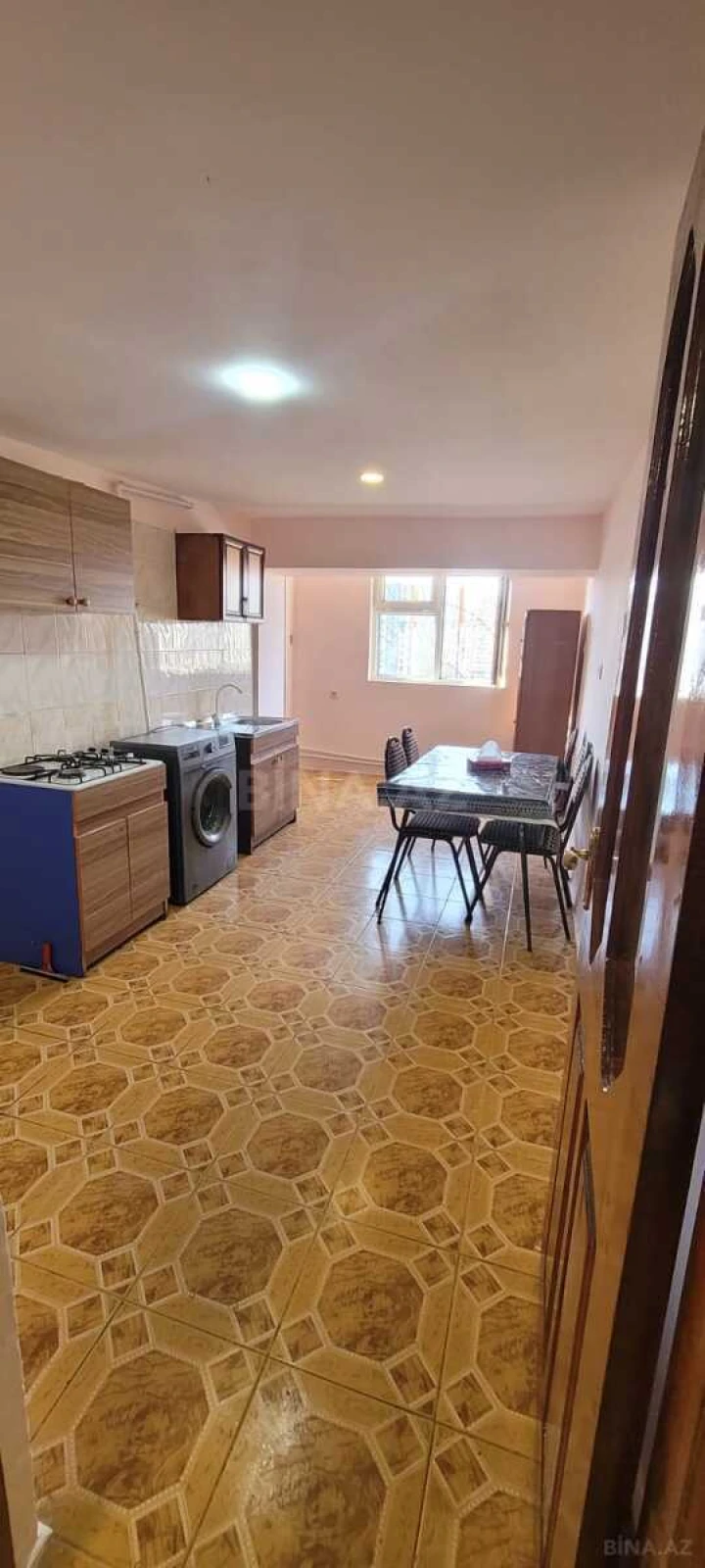 Satılır 6 otaqlı mənzil 200 m²