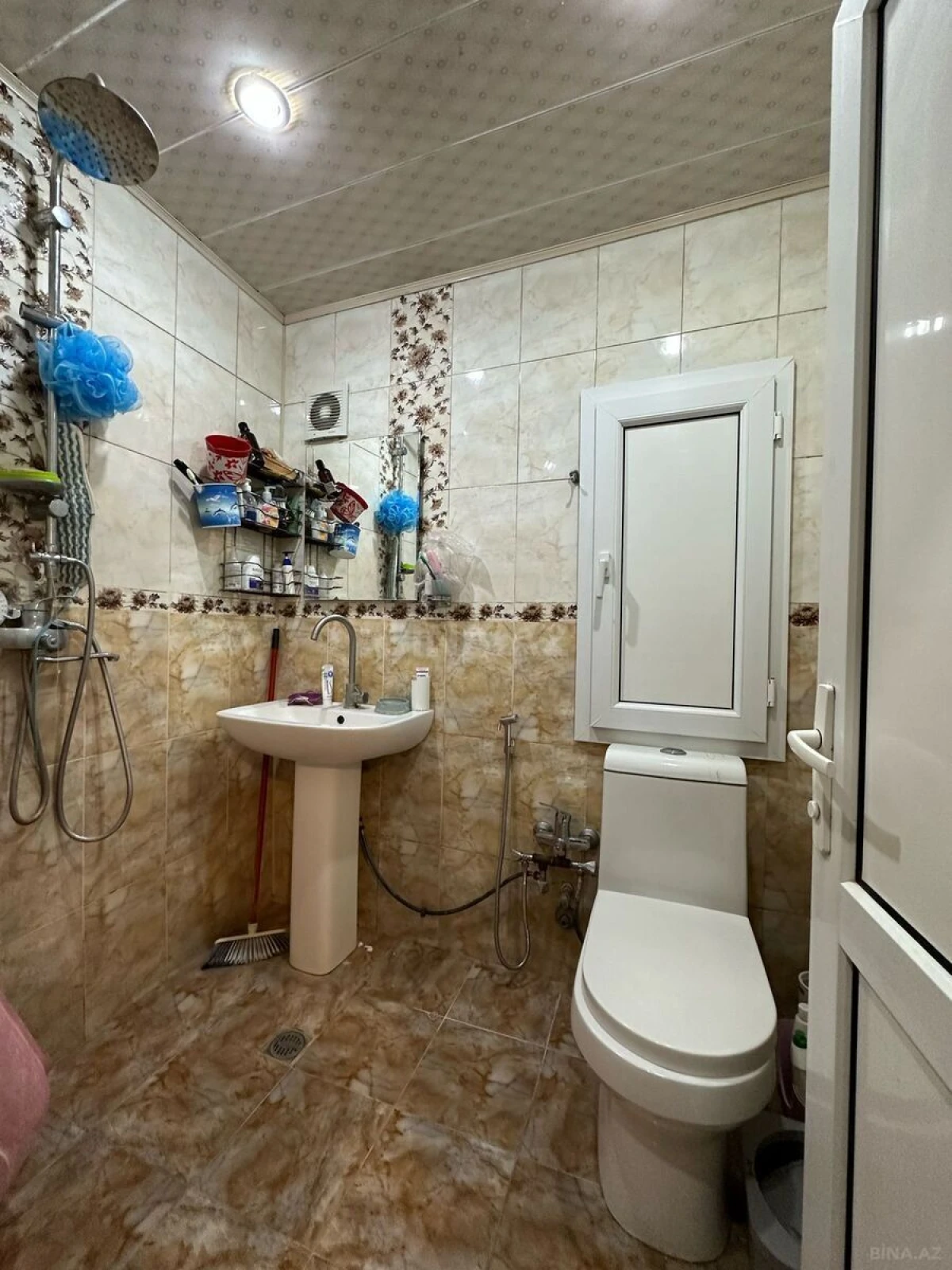 Satılır 6 otaqlı mənzil 200 m²