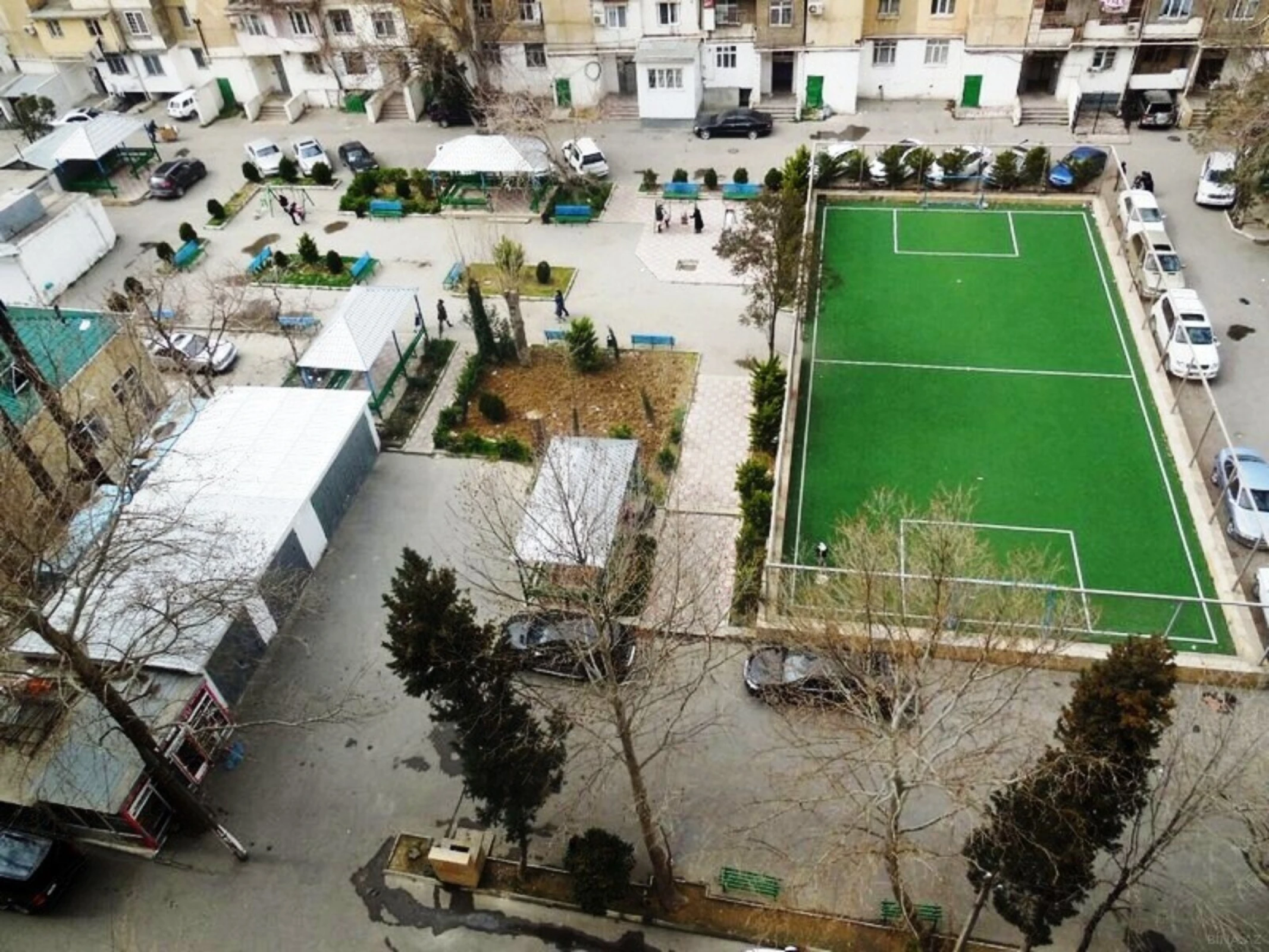 Satılır 6 otaqlı mənzil 200 m²