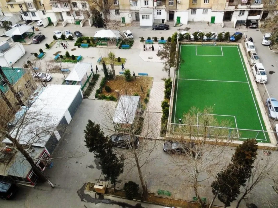 Satılır 6 otaqlı mənzil 200 m²