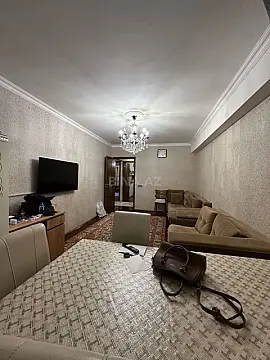 Satılır 6 otaqlı mənzil 200 m²