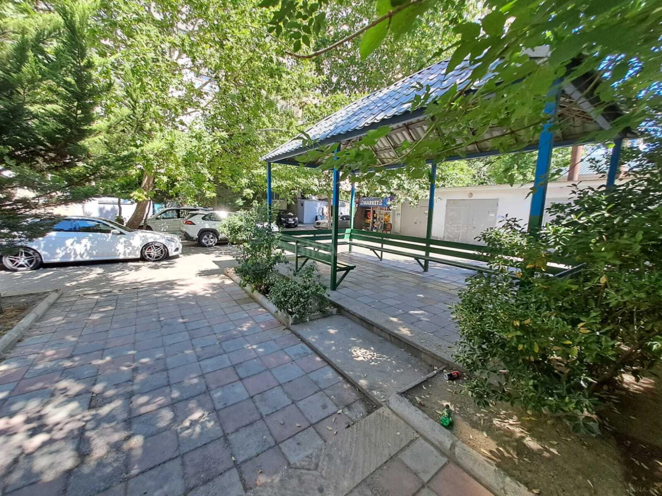 Satılır 6 otaqlı mənzil 200 m²