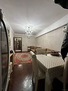 Satılır 6 otaqlı mənzil 200 m²