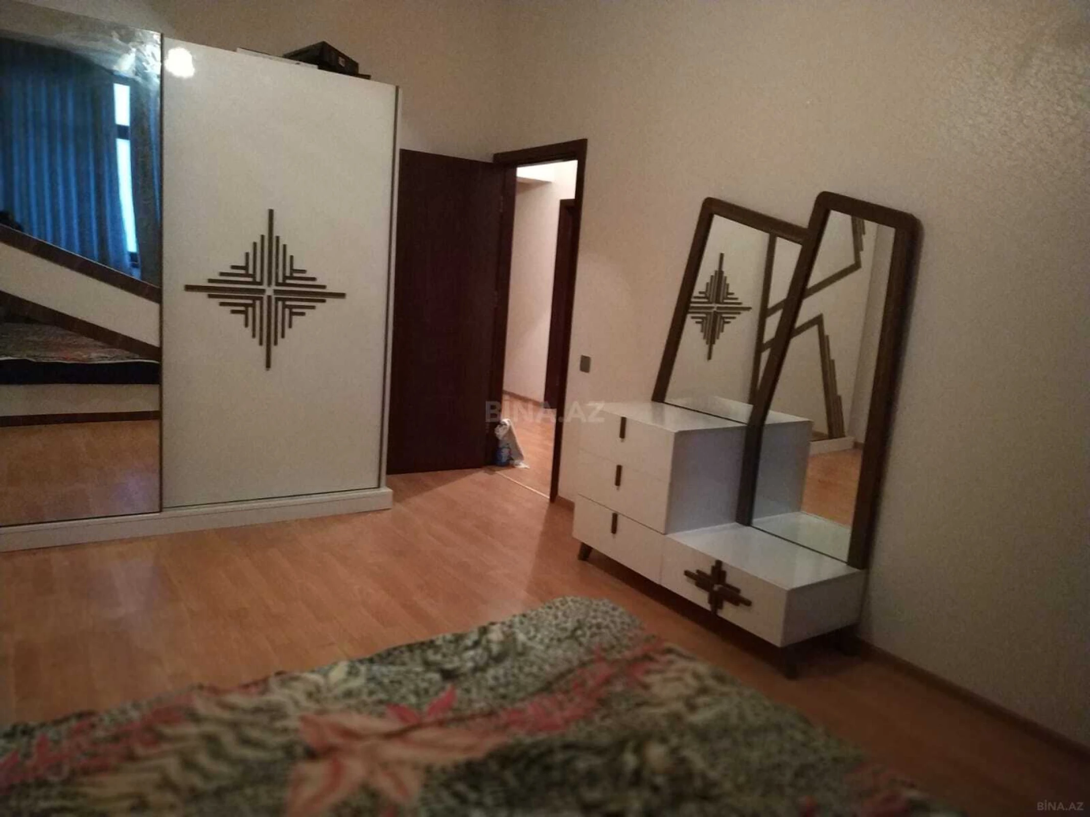 Kirayə verilir 3 otaqlı mənzil 100 m²