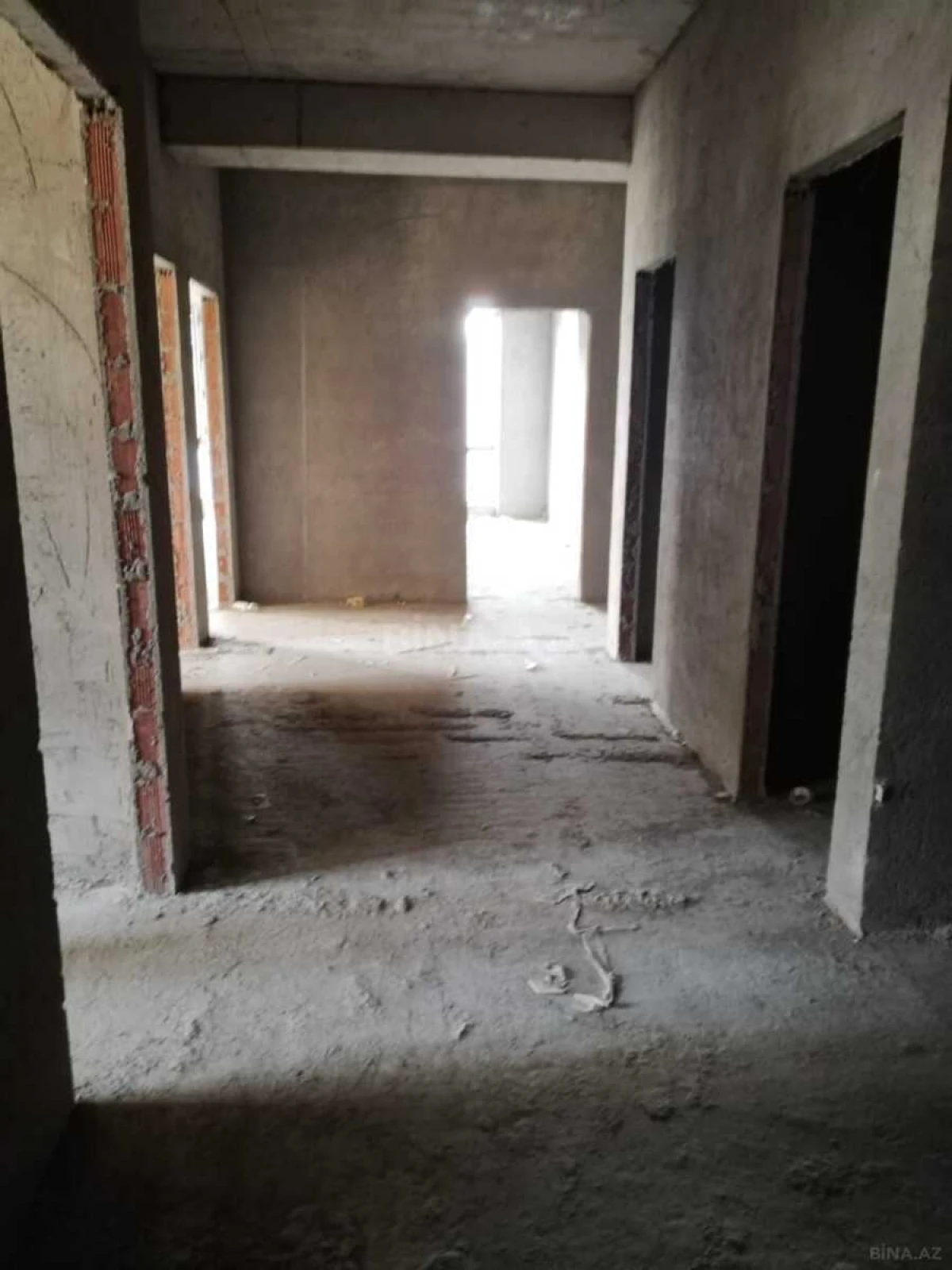 Satılır 3 otaqlı mənzil 125 m²