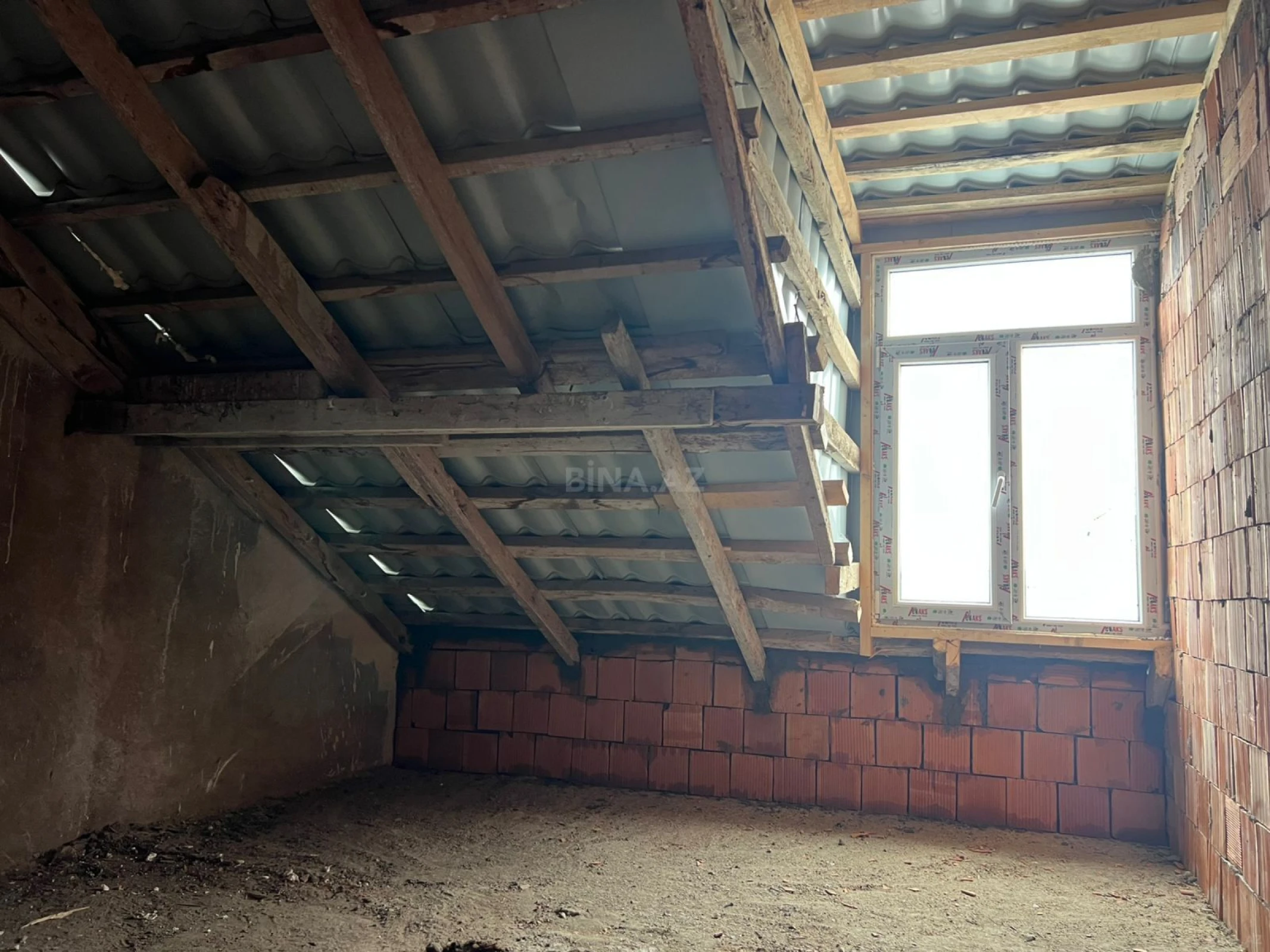 Satılır 3 otaqlı mənzil 103 m²