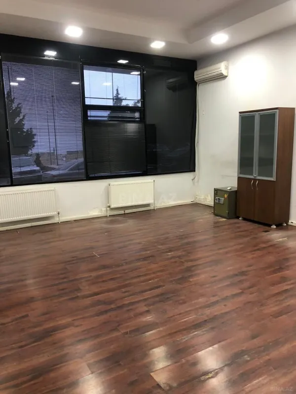 Satılır obyekt 726 m²