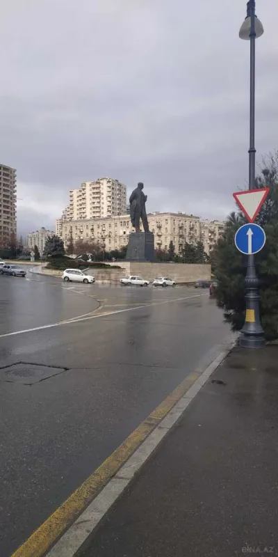 Satılır obyekt 726 m²