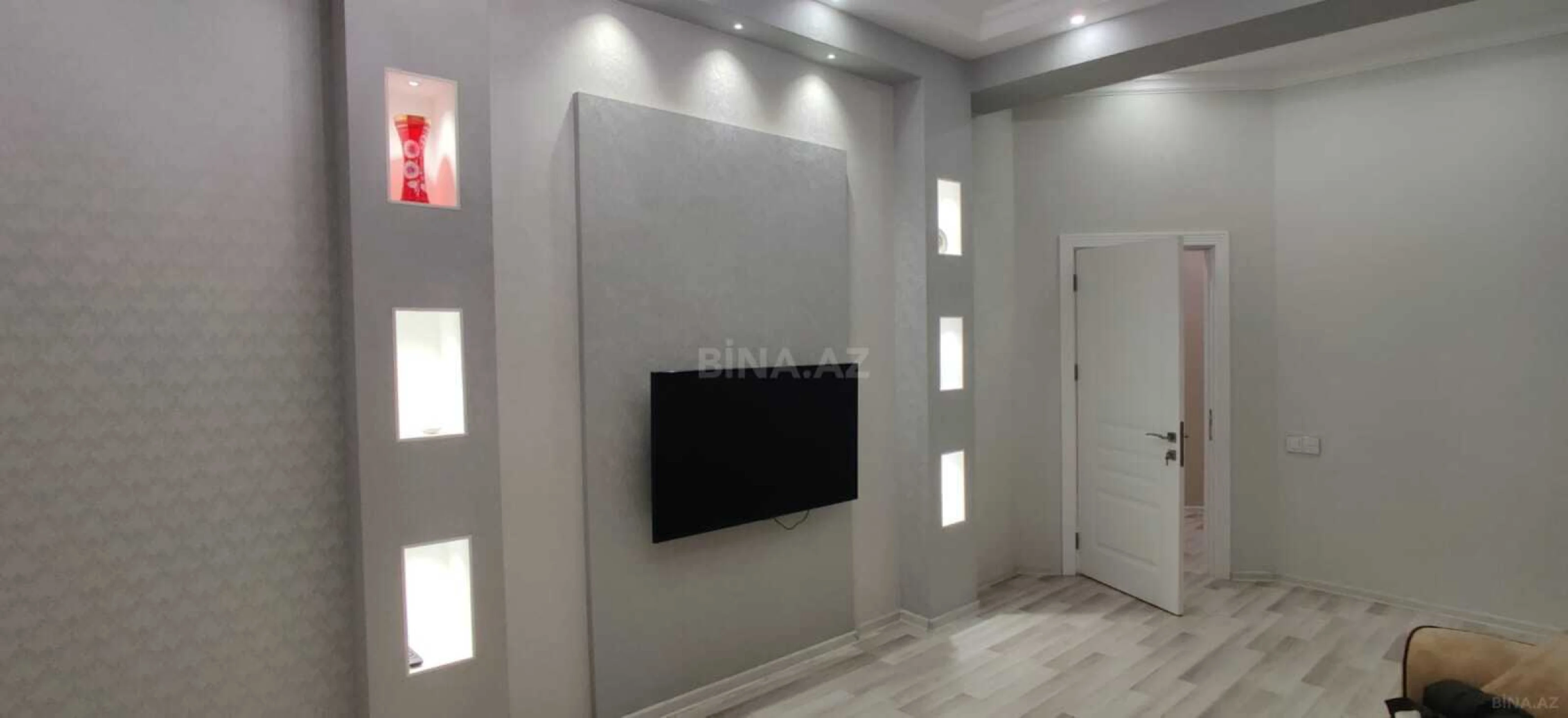 Kirayə verilir 2 otaqlı mənzil 87 m²