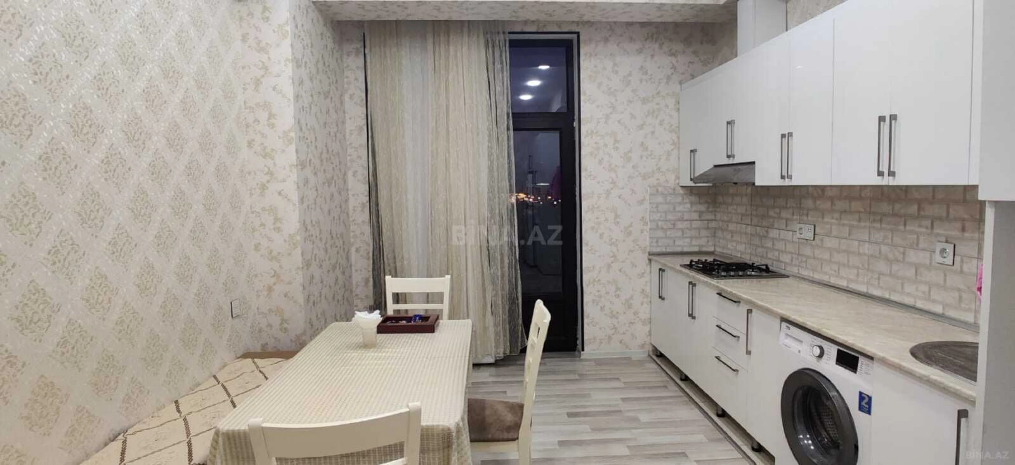 Kirayə verilir 2 otaqlı mənzil 87 m²