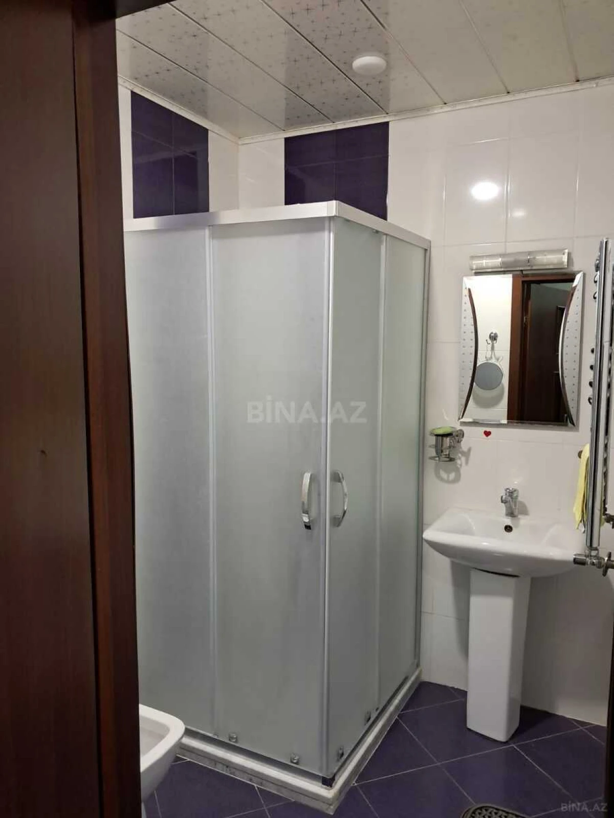 Kirayə verilir 2 otaqlı mənzil 65 m²