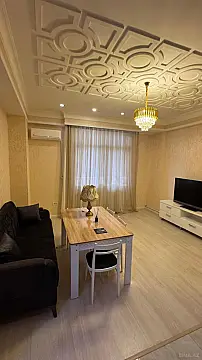 Kirayə verilir 2 otaqlı mənzil 75 m²