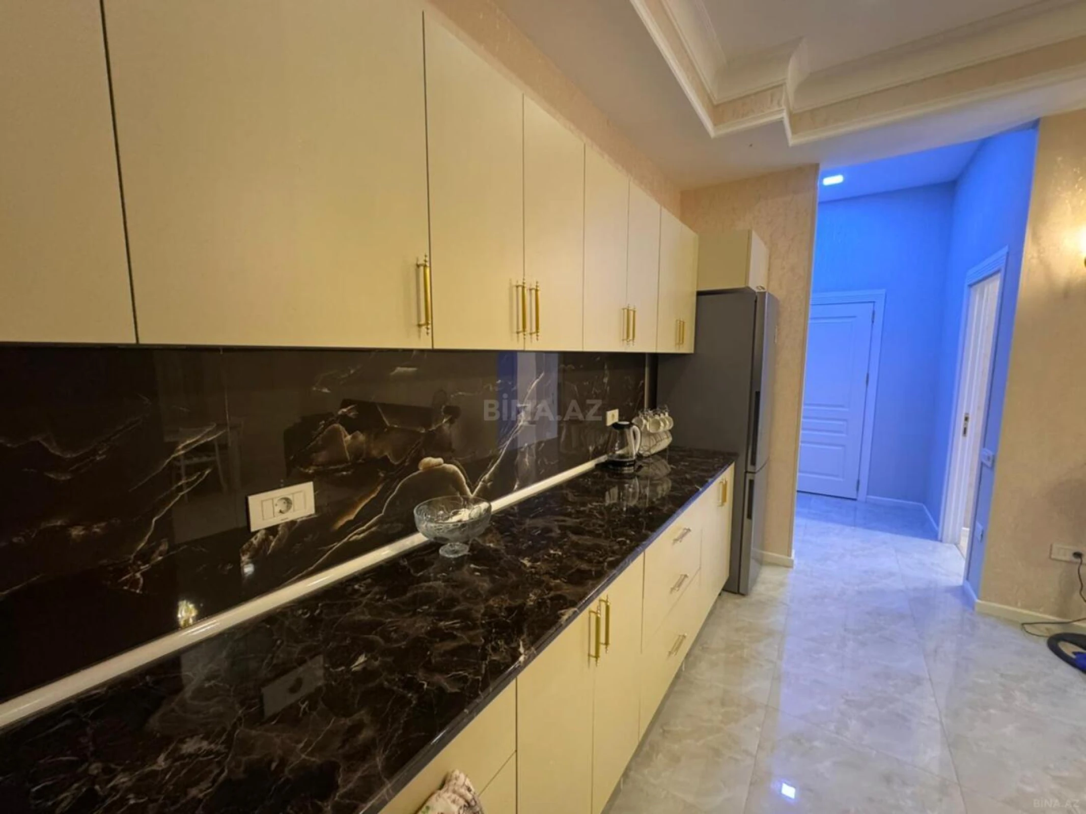 Kirayə verilir 2 otaqlı mənzil 75 m²