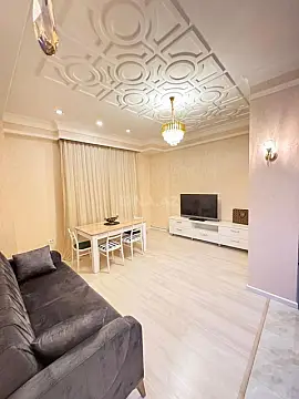 Kirayə verilir 2 otaqlı mənzil 75 m²