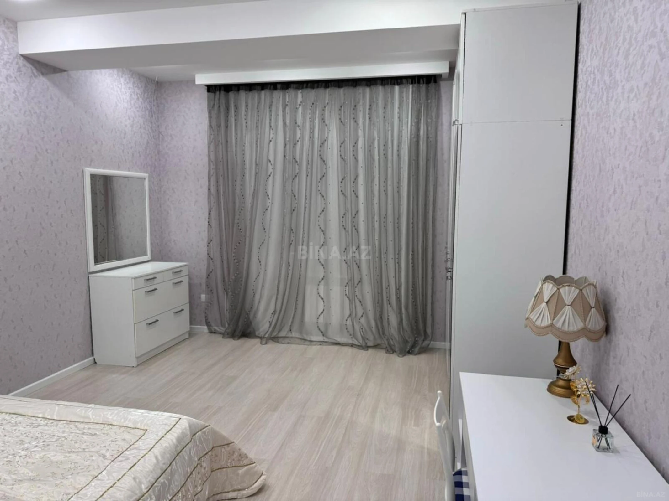Kirayə verilir 2 otaqlı mənzil 75 m²