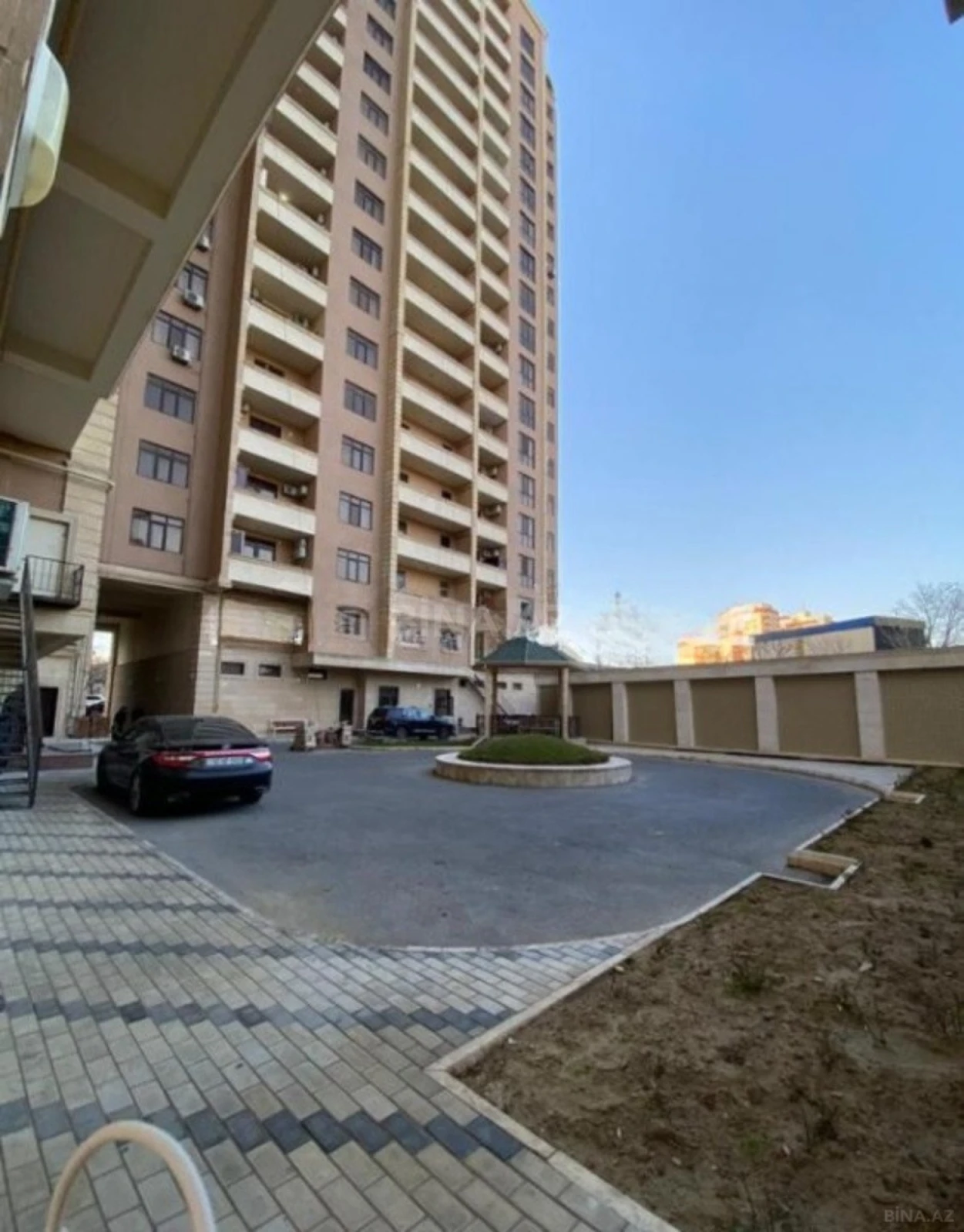 Kirayə verilir 2 otaqlı mənzil 75 m²