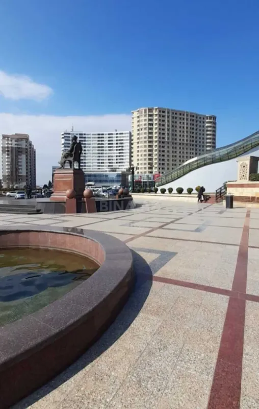 Satılır 3 otaqlı mənzil 142 m²