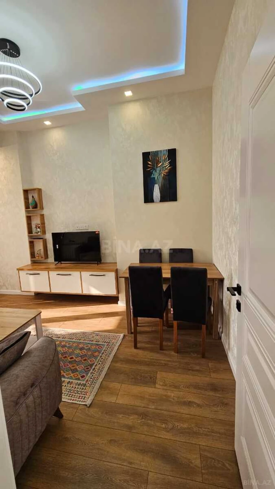 Kirayə verilir 2 otaqlı mənzil 60 m²