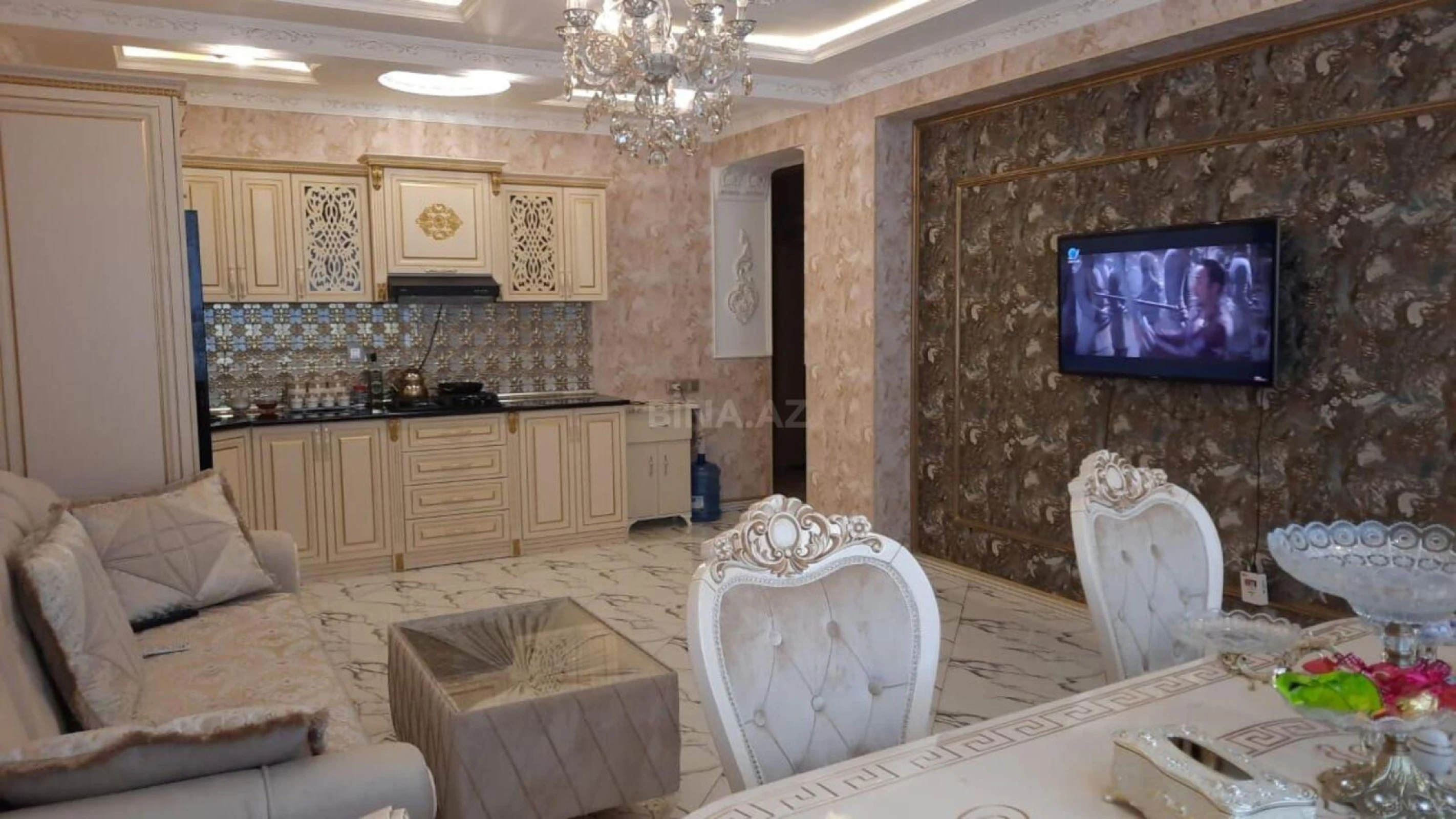 Kirayə verilir 2 otaqlı mənzil 70 m²