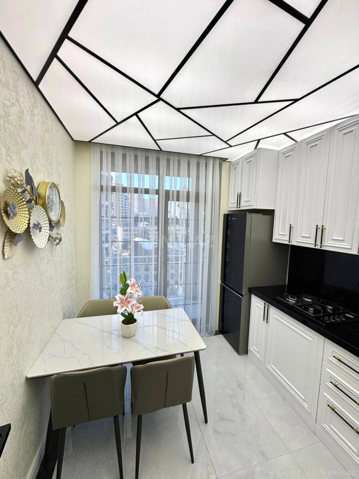 Satılır 3 otaqlı mənzil 101 m²