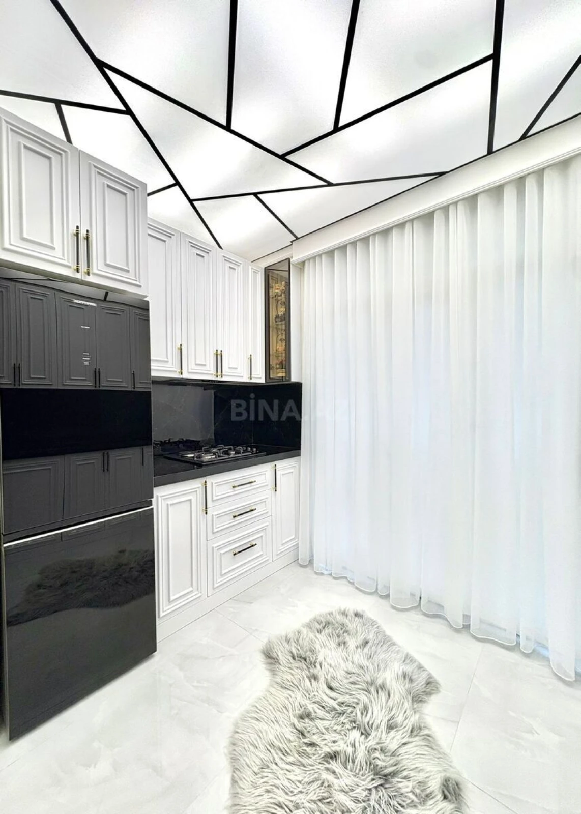 Satılır 3 otaqlı mənzil 101 m²