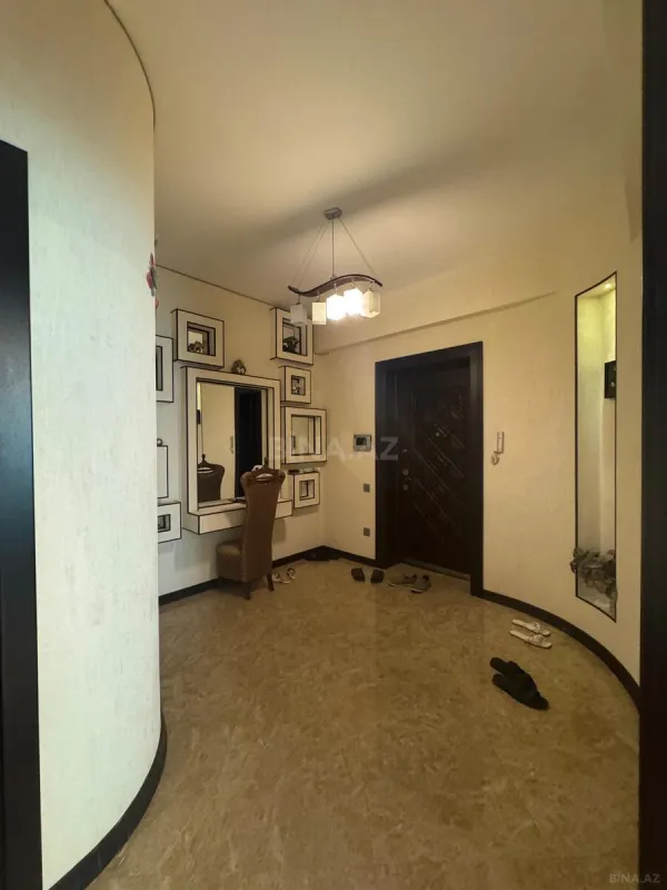 Kirayə verilir 3 otaqlı mənzil 115 m²