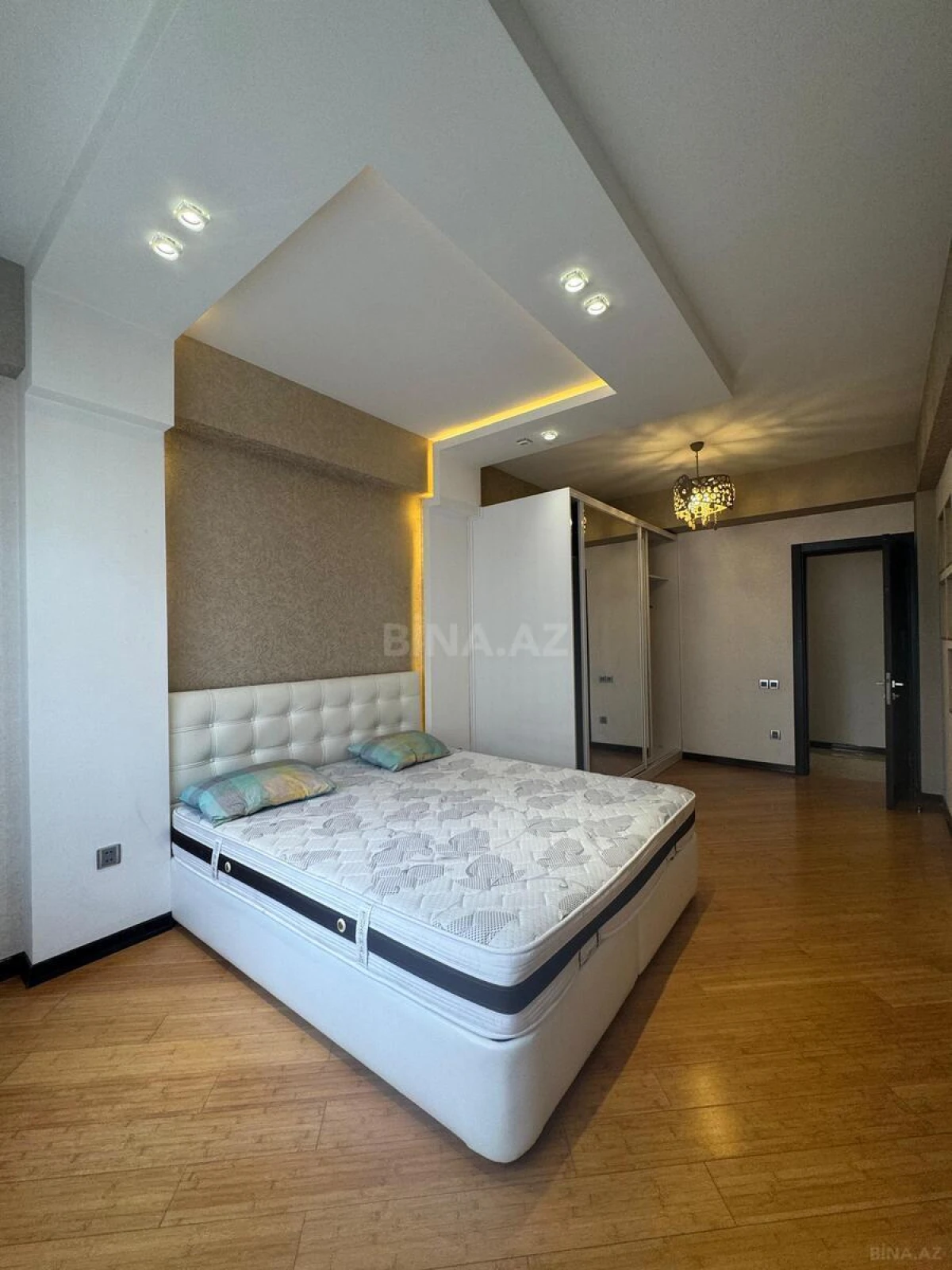 Kirayə verilir 3 otaqlı mənzil 115 m²