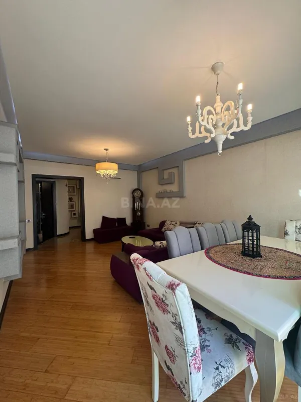 Kirayə verilir 3 otaqlı mənzil 115 m²