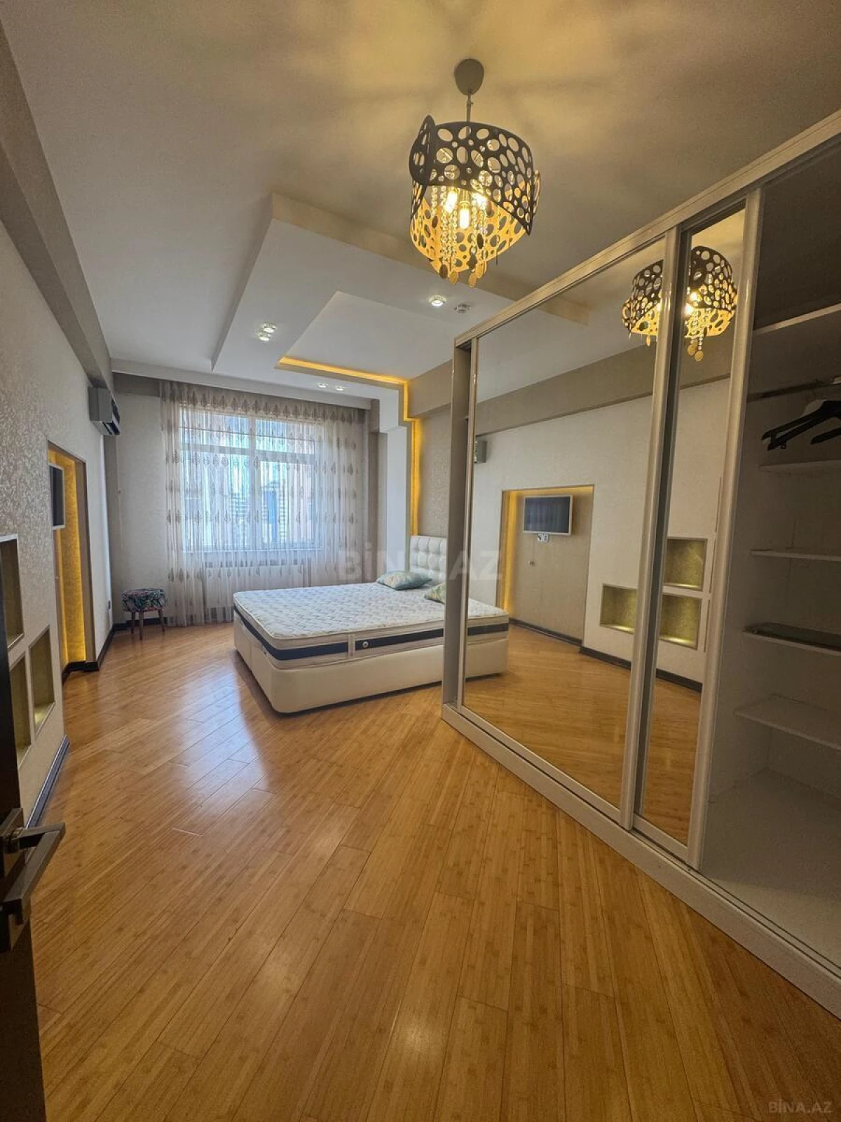 Kirayə verilir 3 otaqlı mənzil 115 m²