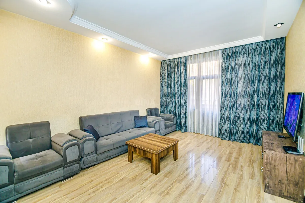 Kirayə verilir 2 otaqlı mənzil 70 m²