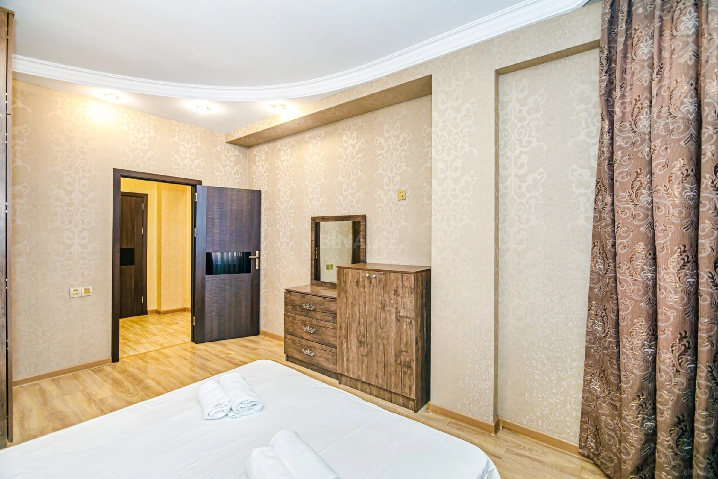 Kirayə verilir 2 otaqlı mənzil 70 m²