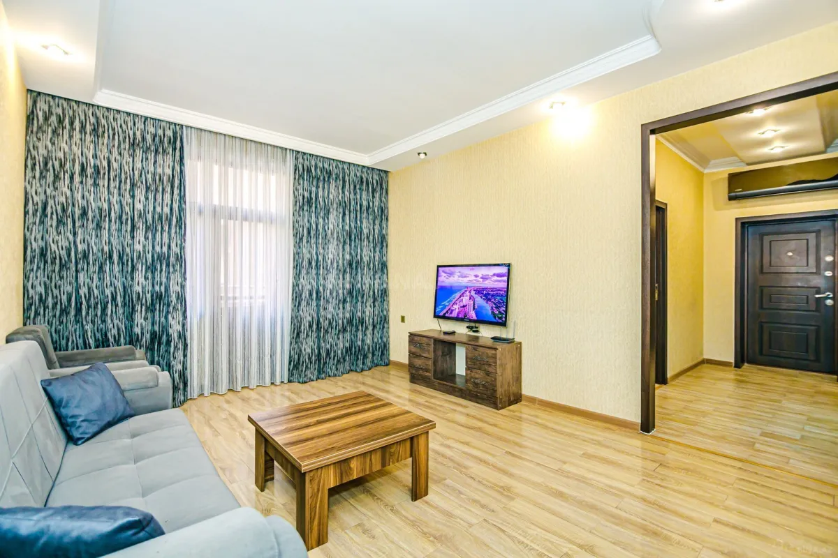 Kirayə verilir 2 otaqlı mənzil 70 m²