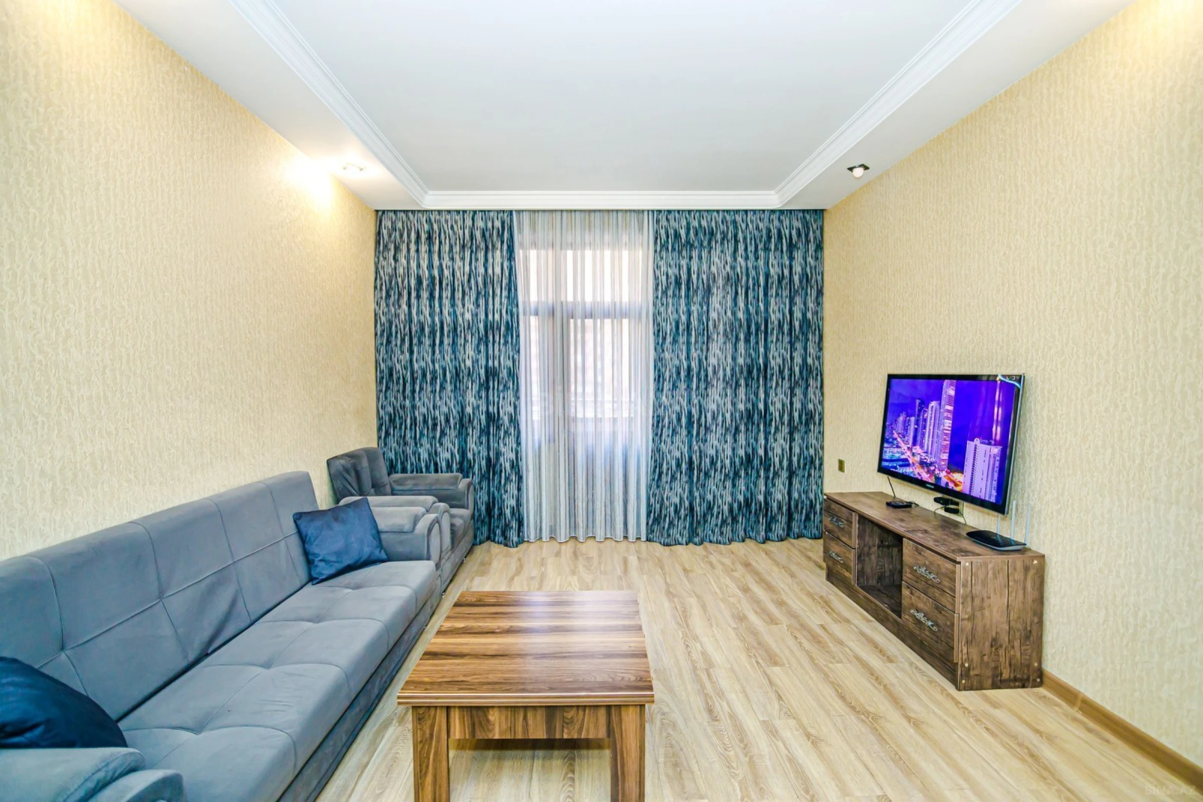 Kirayə verilir 2 otaqlı mənzil 70 m²