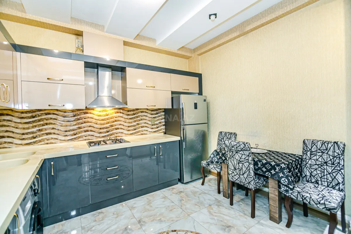 Kirayə verilir 2 otaqlı mənzil 70 m²
