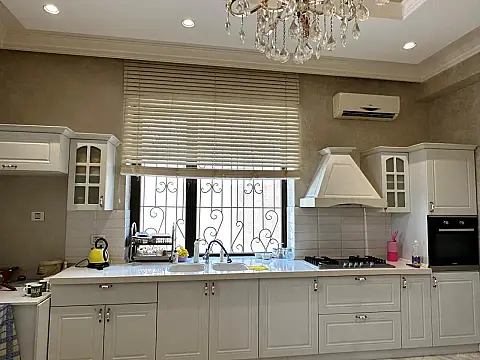 Satılır 10 otaqlı həyət evi 500 m²