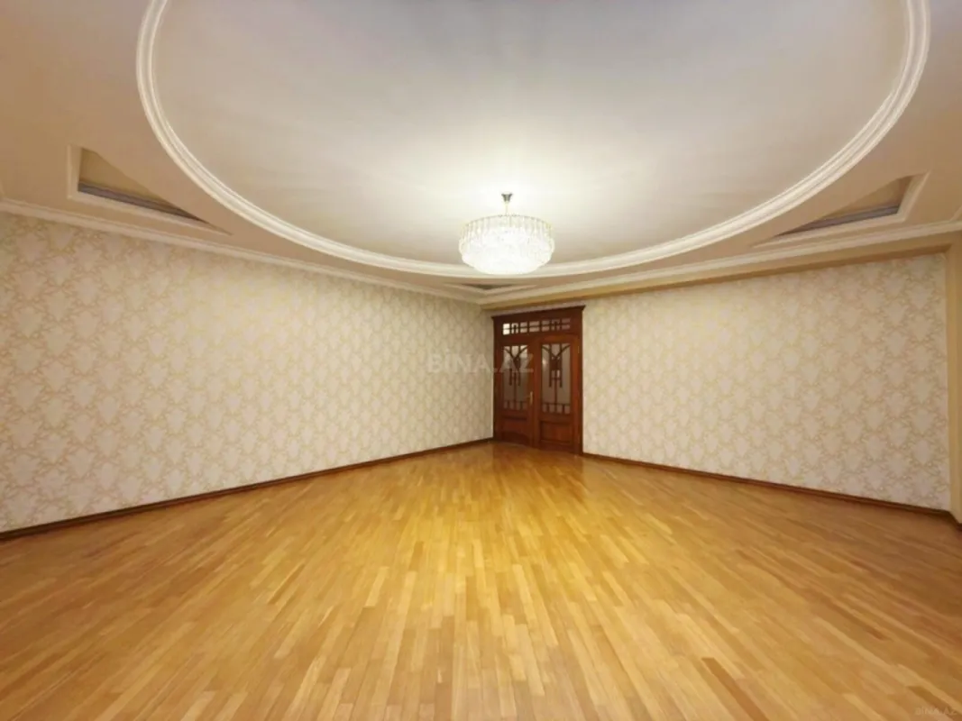 Satılır 3 otaqlı mənzil 145 m²