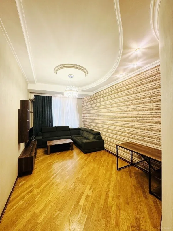 Satılır 3 otaqlı mənzil 145 m²