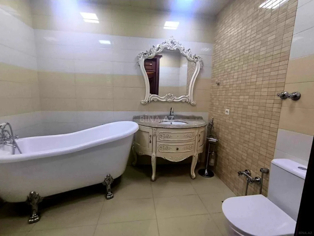 Satılır 3 otaqlı mənzil 145 m²