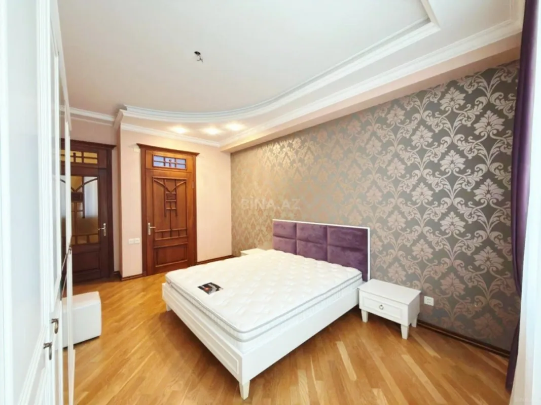 Satılır 3 otaqlı mənzil 145 m²