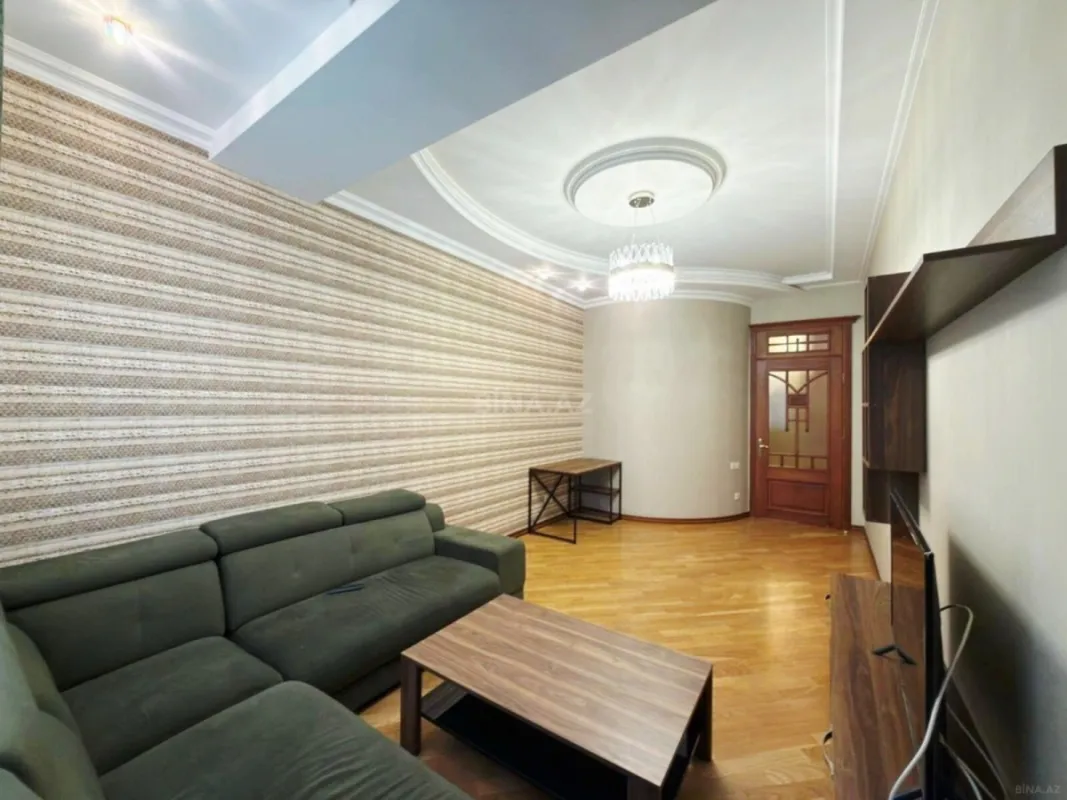 Satılır 3 otaqlı mənzil 145 m²