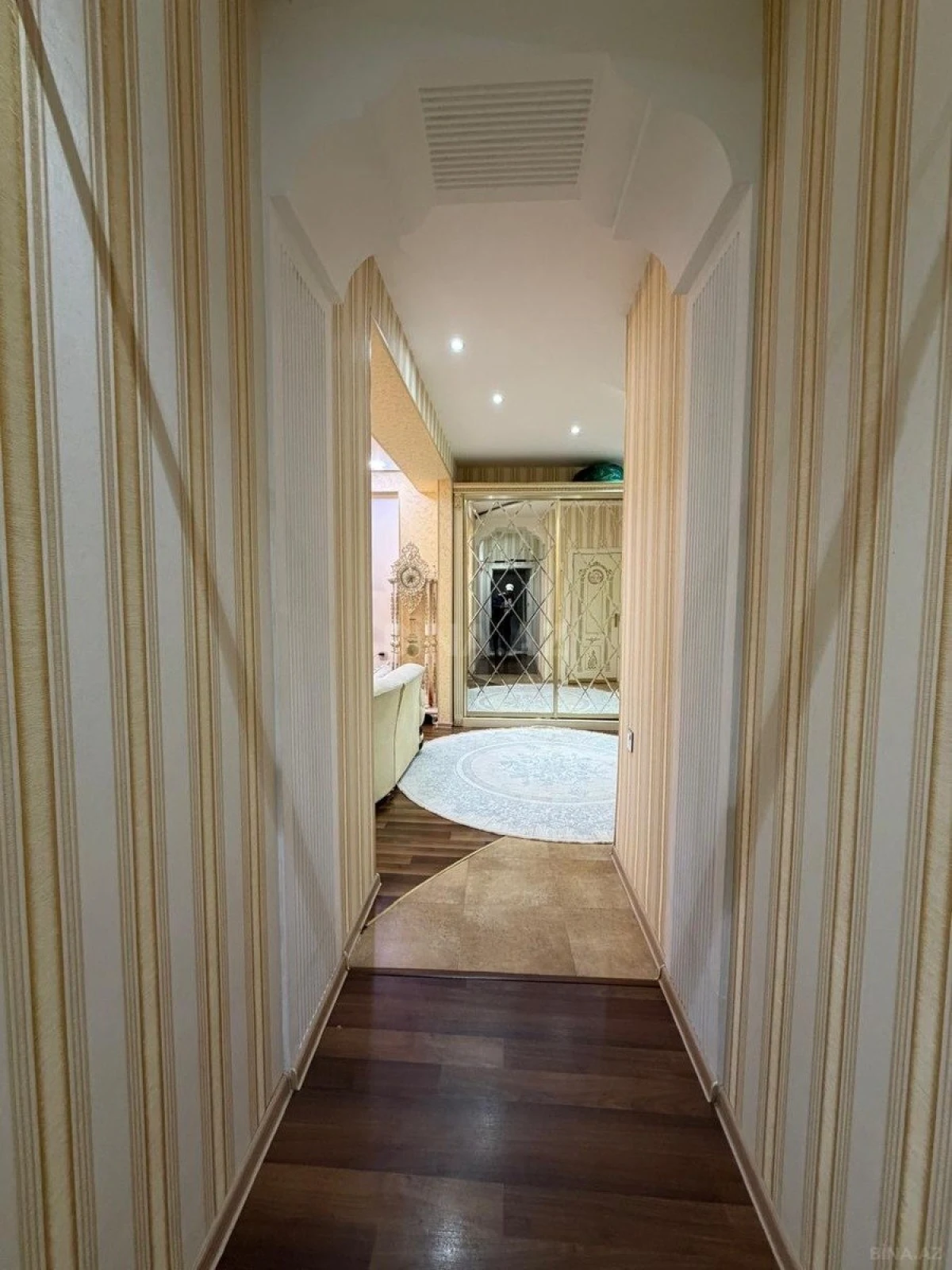 Satılır 3 otaqlı mənzil 103 m²